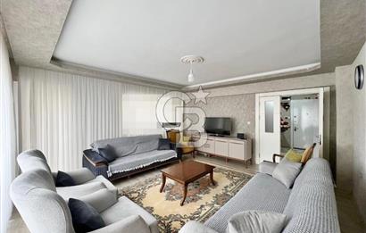 CADDE ÜZERİ ÇİFT BLOKLU SİTEDE CADDE CEPHE ARA KAT 3+1 DAİRE