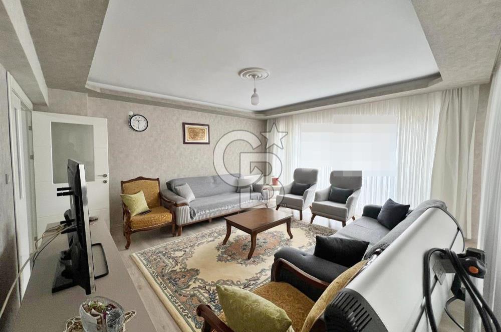 CADDE ÜZERİ ÇİFT BLOKLU SİTEDE CADDE CEPHE ARA KAT 3+1 DAİRE