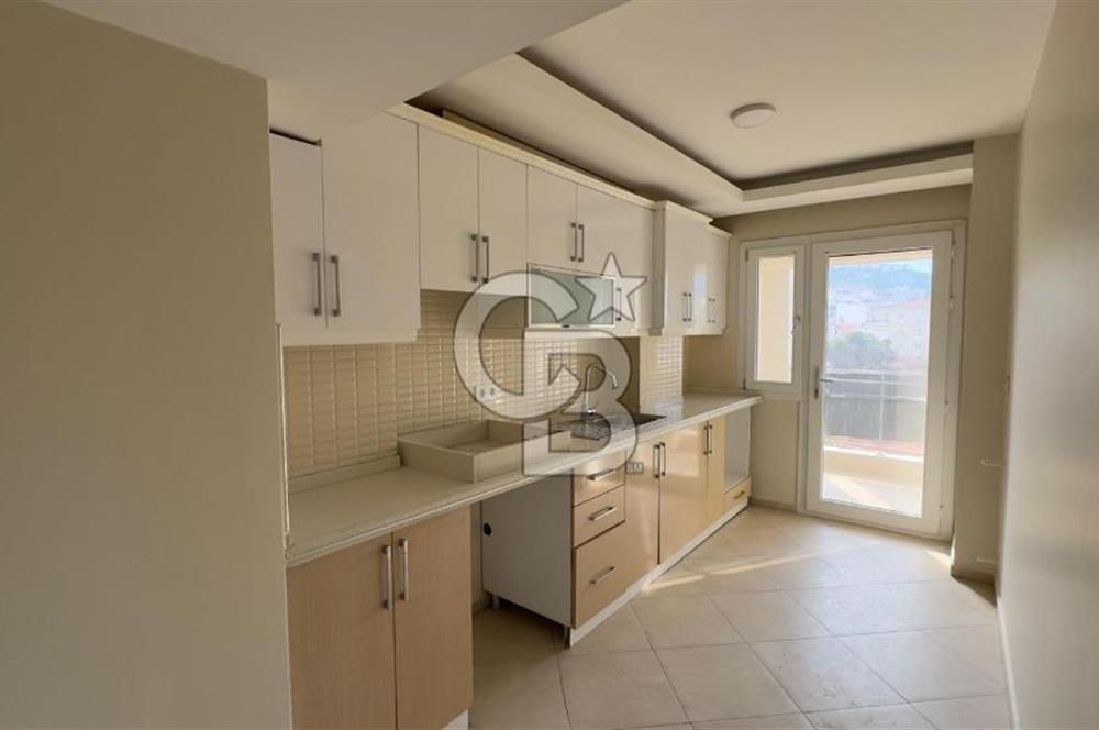 C.B.ROUTE | DİKİLİ İSMETPAŞADA ÇARŞI İÇİNDE KİRALIK FERAH DAİRE