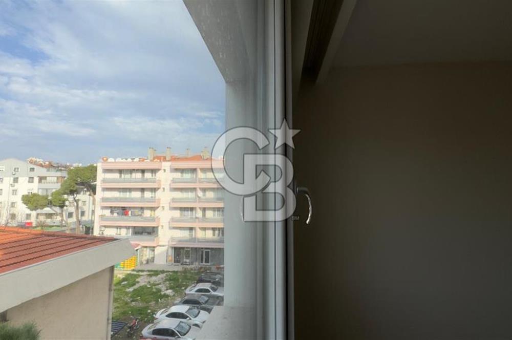 C.B.ROUTE | DİKİLİ İSMETPAŞADA ÇARŞI İÇİNDE KİRALIK FERAH DAİRE