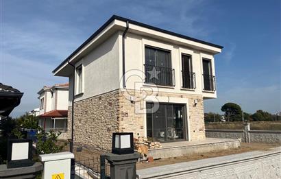 AYVALIK ALTINOVA’DA DENİZE 250 M. LÜKS VİLLA