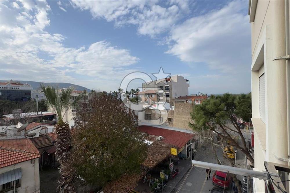 C.B.ROUTE | DİKİLİ İSMETPAŞADA ÇARŞI İÇİNDE KİRALIK FERAH DAİRE