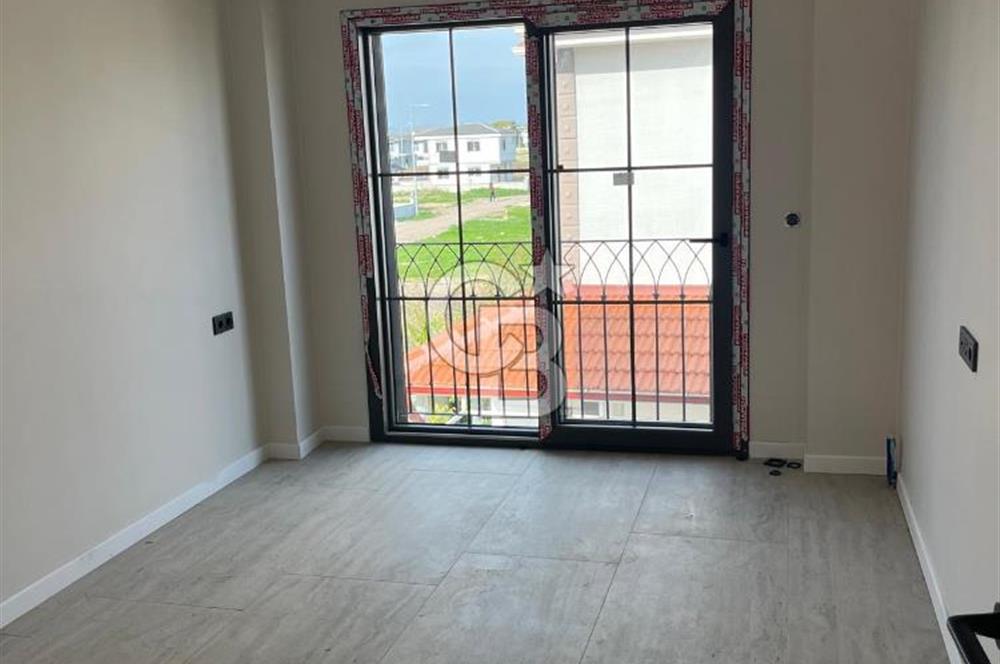 AYVALIK ALTINOVA’DA DENİZE 250 M. LÜKS VİLLA