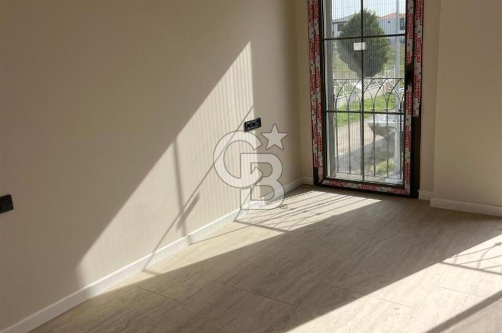 AYVALIK ALTINOVA’DA DENİZE 250 M. LÜKS VİLLA