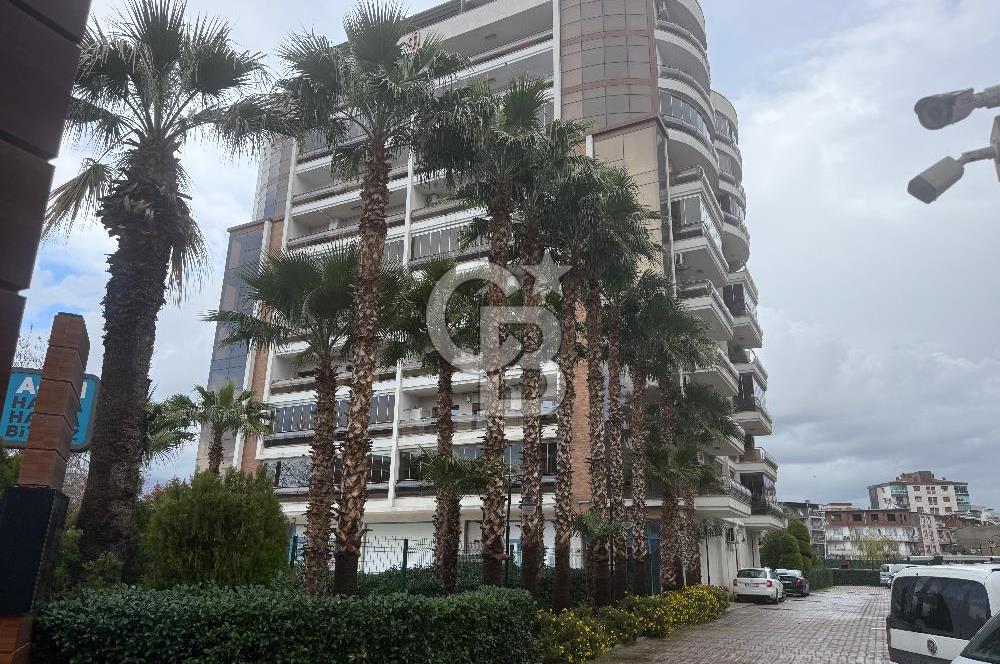 Bornova Avcılar Mirarda park  sitesi 3+1 