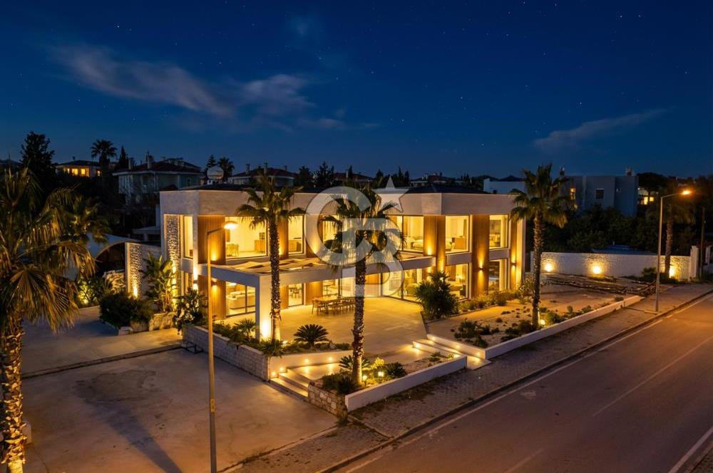 Çeşme Boyalıkta Ana Cadde Üzeri Komple Kiralık İşyeri