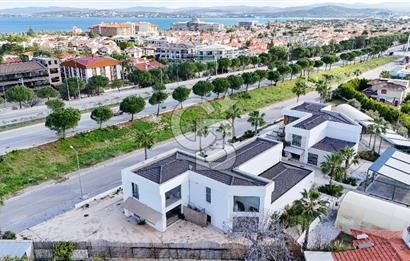 Çeşme Boyalıkta Ana Cadde Üzeri Komple Kiralık İşyeri