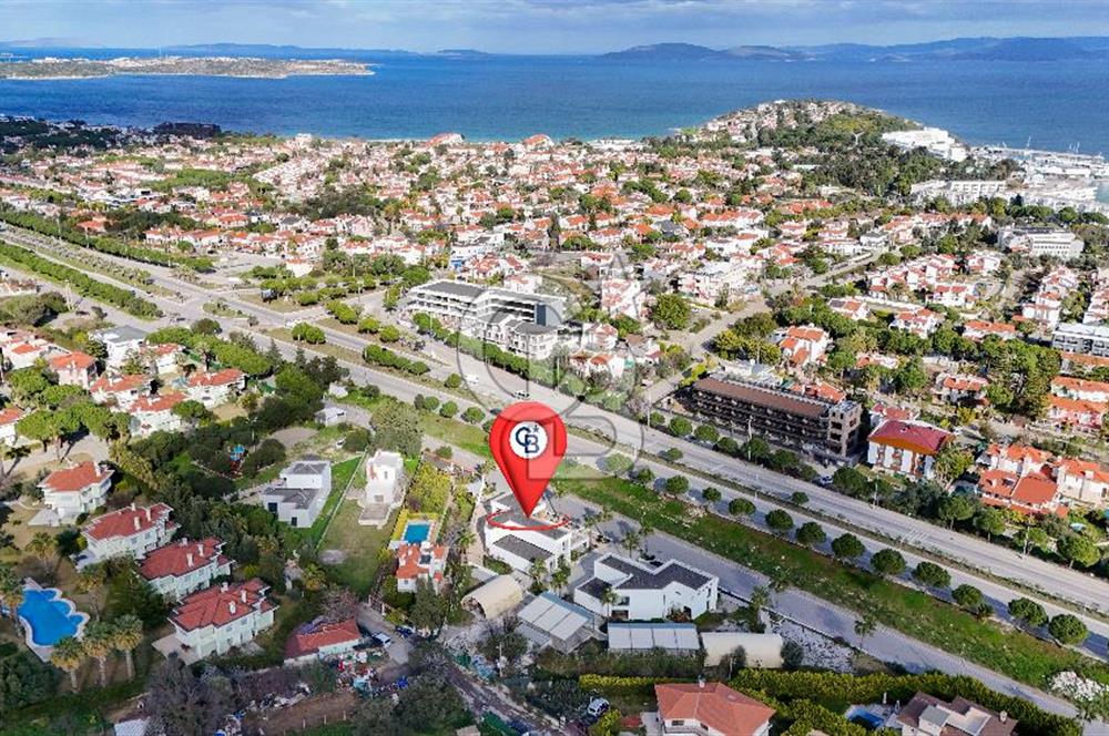 Çeşme Boyalıkta Ana Cadde Üzeri Komple Kiralık İşyeri