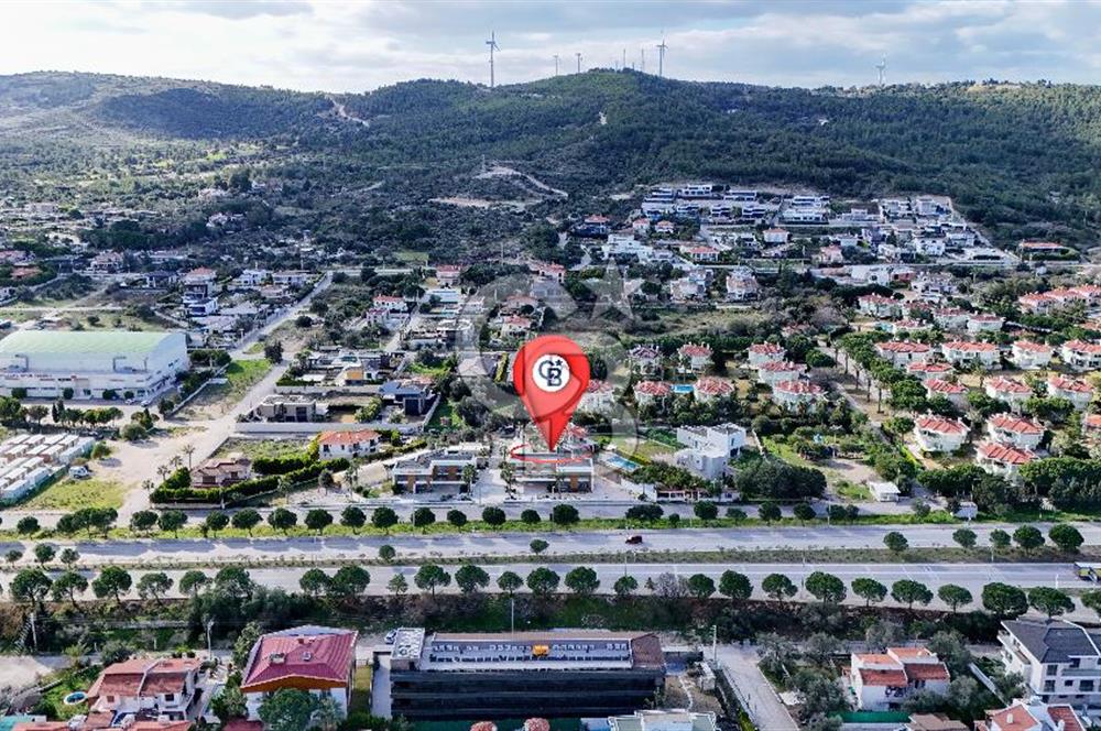 Çeşme Boyalıkta Ana Cadde Üzeri Komple Kiralık İşyeri