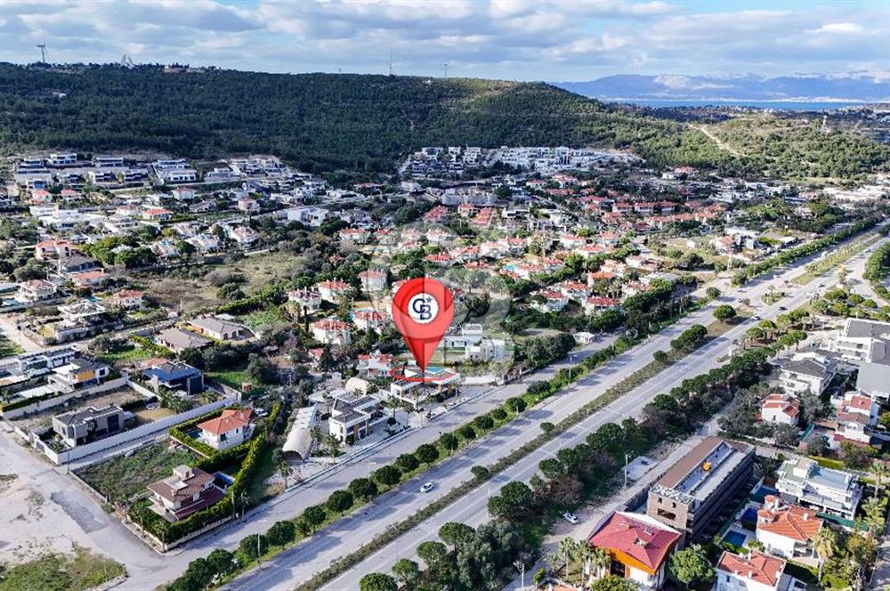 Çeşme Boyalıkta Ana Cadde Üzeri Komple Kiralık İşyeri