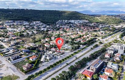 Çeşme Boyalıkta Ana Cadde Üzeri Komple Kiralık İşyeri