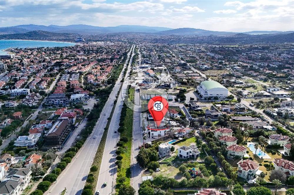 Çeşme Boyalıkta Ana Cadde Üzeri Komple Kiralık İşyeri