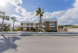 Çeşme Boyalıkta Ana Cadde Üzeri Komple Kiralık İşyeri - 2 - 326733