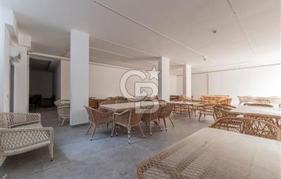 Çeşme Boyalıkta Ana Cadde Üzeri Komple Kiralık İşyeri