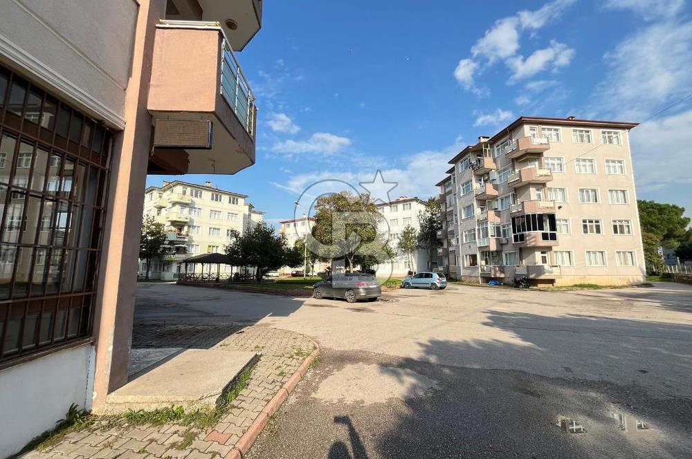 Başiskele Karşıyaka Sahil'e yakın 3 girişli,70 m² satılık dükkan