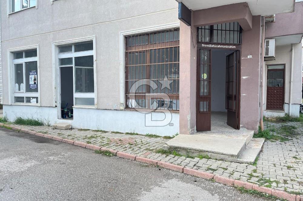 Başiskele Karşıyaka Sahil'e yakın 3 girişli,70 m² satılık dükkan