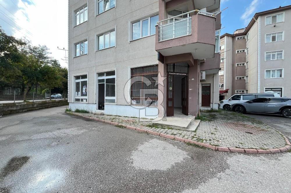 Başiskele Karşıyaka Sahil'e yakın 3 girişli,70 m² satılık dükkan