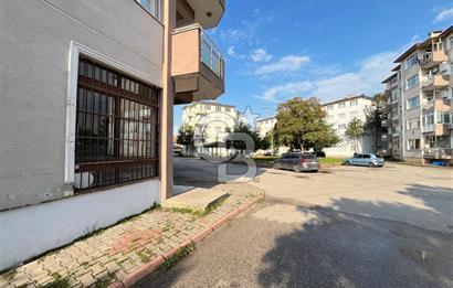 Başiskele Karşıyaka Sahil'e yakın 3 girişli,70 m² satılık dükkan