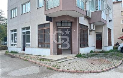 Başiskele Karşıyaka Sahil'e yakın 3 girişli,70 m² satılık dükkan