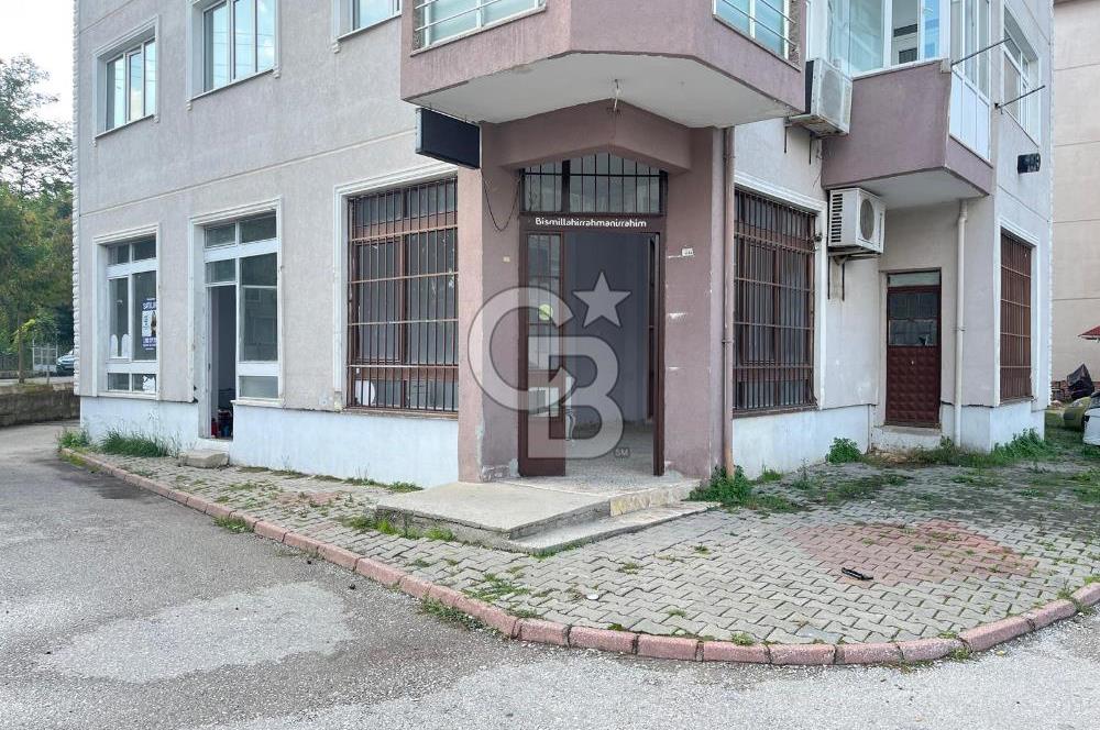 Başiskele Karşıyaka Sahil'e yakın 3 girişli,70 m² satılık dükkan