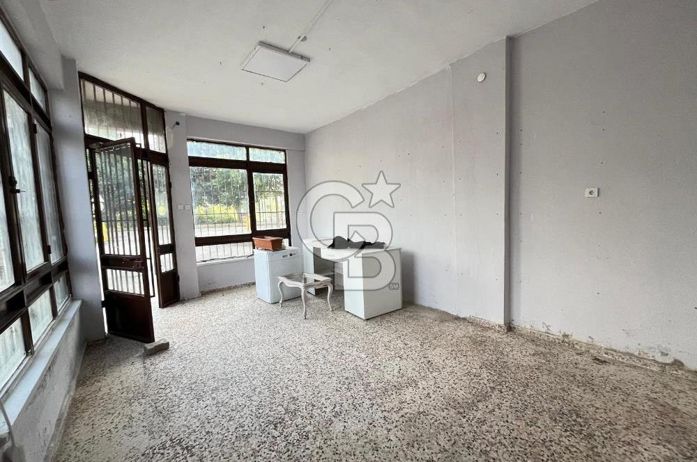 Başiskele Karşıyaka Sahil'e yakın 3 girişli,70 m² satılık dükkan