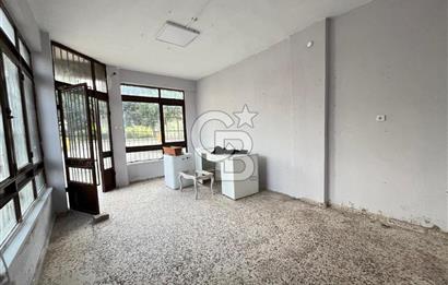 Başiskele Karşıyaka Sahil'e yakın 3 girişli,70 m² satılık dükkan