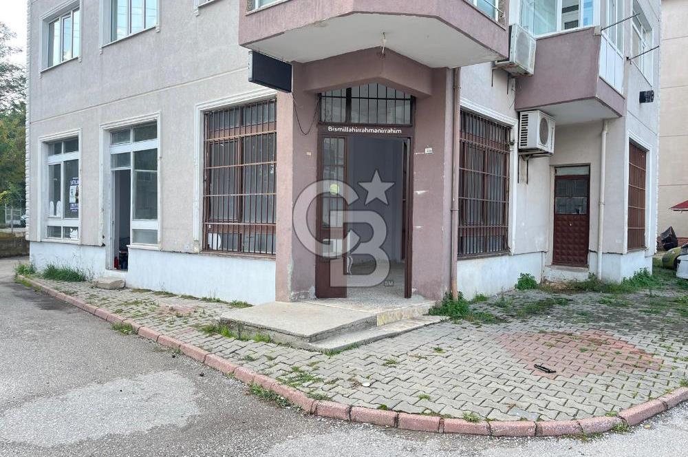 Başiskele Karşıyaka Sahil'e yakın 3 girişli,70 m² satılık dükkan