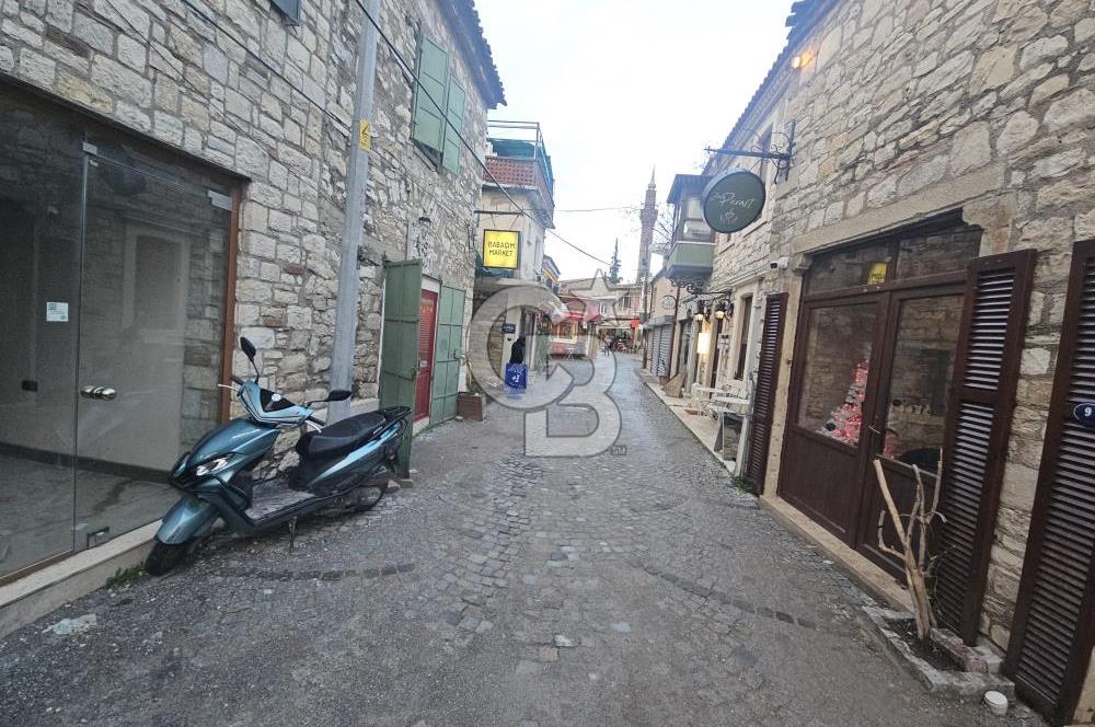 urla malgaca pazarı yakını mermerli çeşmede devren kiralık dükkan