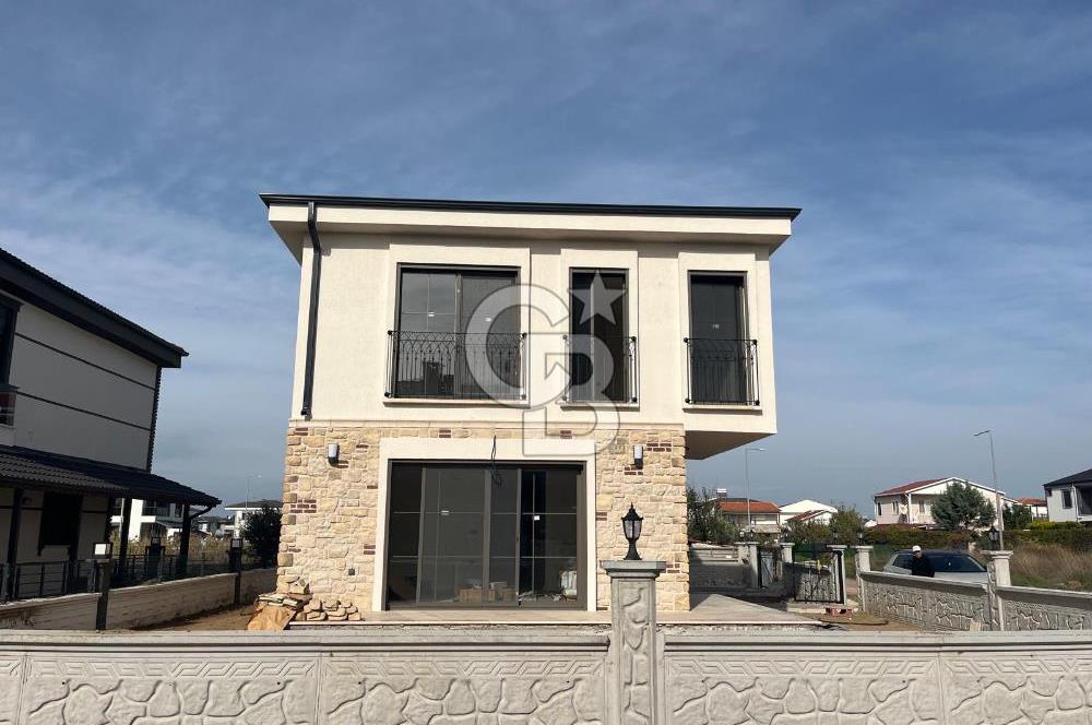 AYVALIK ALTINOVA’DA DENİZE 250 M. LÜKS VİLLA