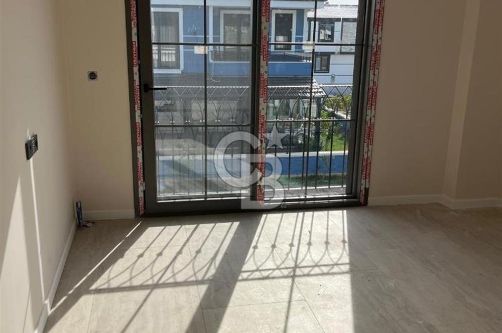 AYVALIK ALTINOVA’DA DENİZE 250 M. LÜKS VİLLA