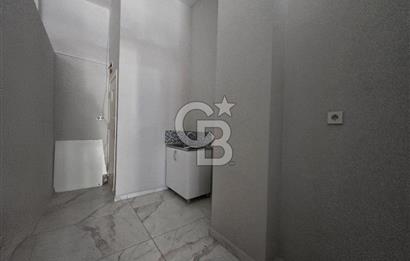 Çiğli Yeni Mahallede 70 m² Merkezi Konumda Kiralık Dükkan