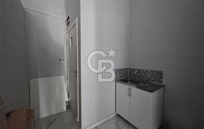 Çiğli Yeni Mahallede 70 m² Merkezi Konumda Kiralık Dükkan