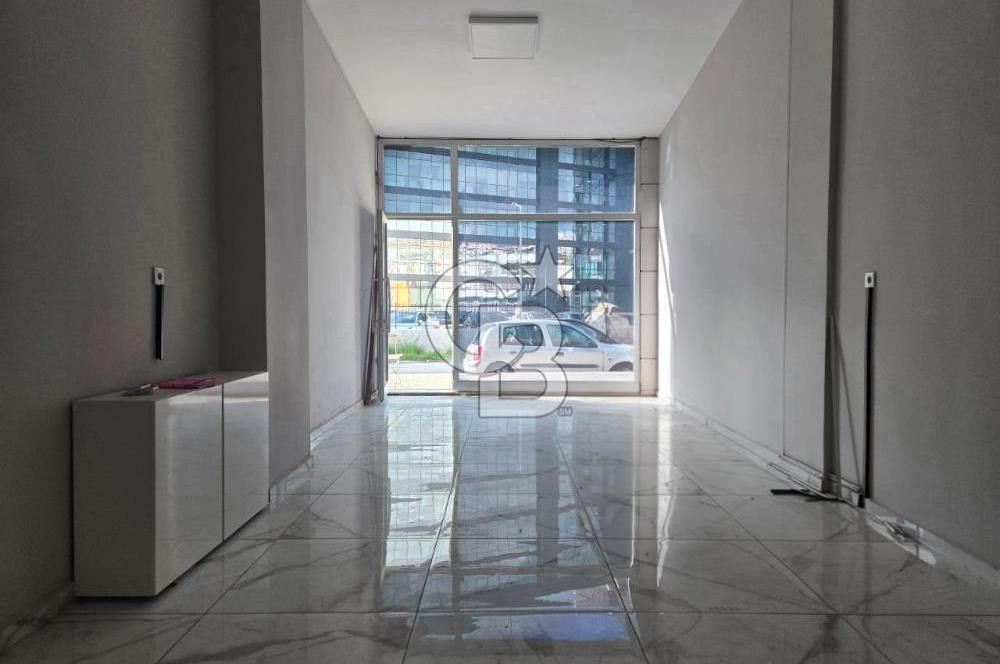 Çiğli Yeni Mahallede 70 m² Merkezi Konumda Kiralık Dükkan