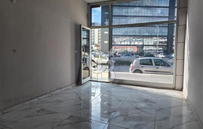 Çiğli Yeni Mahallede 70 m² Merkezi Konumda Kiralık Dükkan