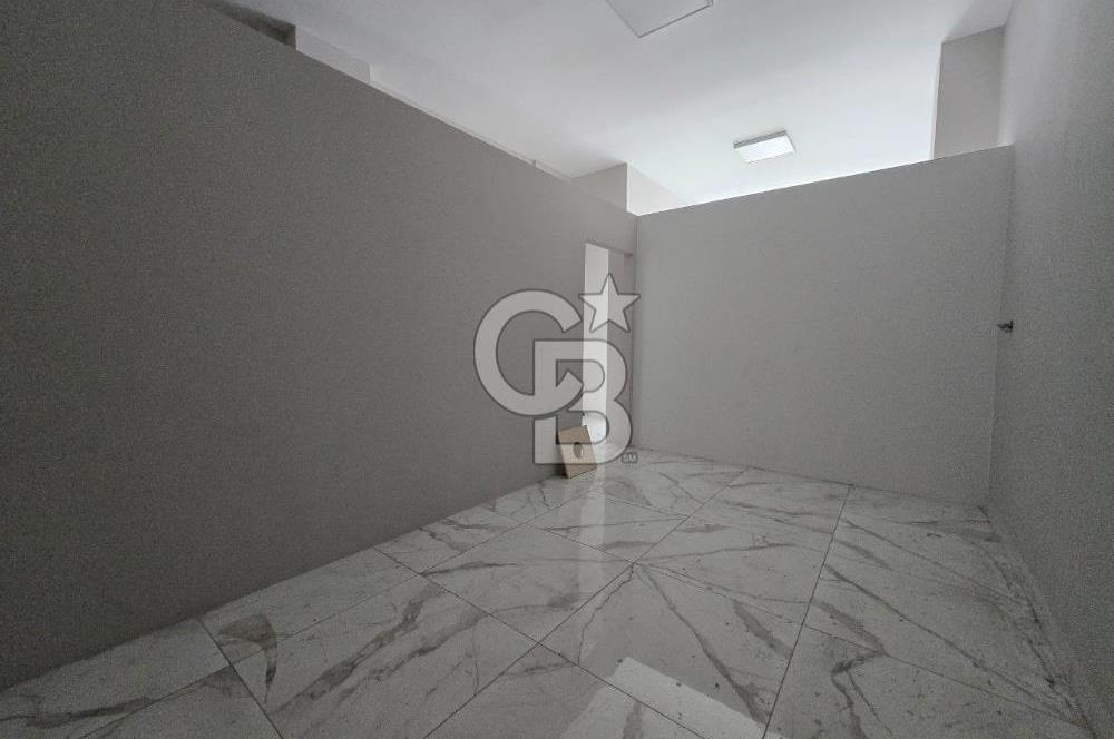Çiğli Yeni Mahallede 70 m² Merkezi Konumda Kiralık Dükkan