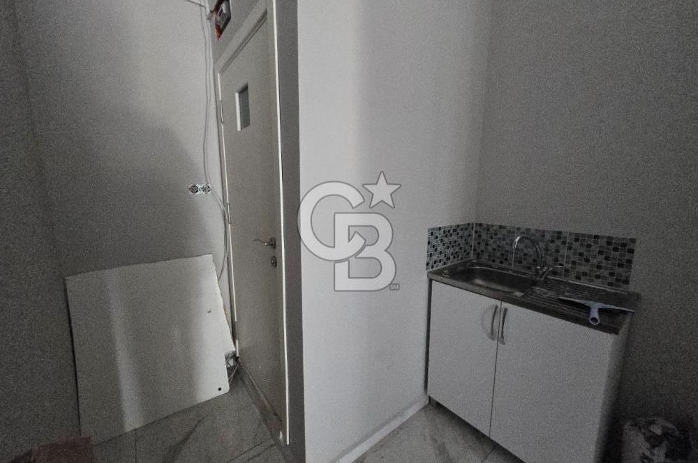 Çiğli Yeni Mahallede 70 m² Merkezi Konumda Kiralık Dükkan