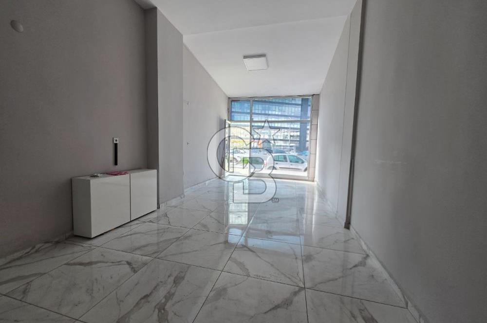 Çiğli Yeni Mahallede 70 m² Merkezi Konumda Kiralık Dükkan