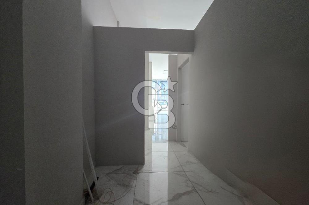 Çiğli Yeni Mahallede 70 m² Merkezi Konumda Kiralık Dükkan