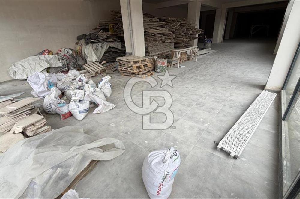 FERUDUN ÇELİK CADDESİ 1100 M2 KİRALIK DÜKKAN