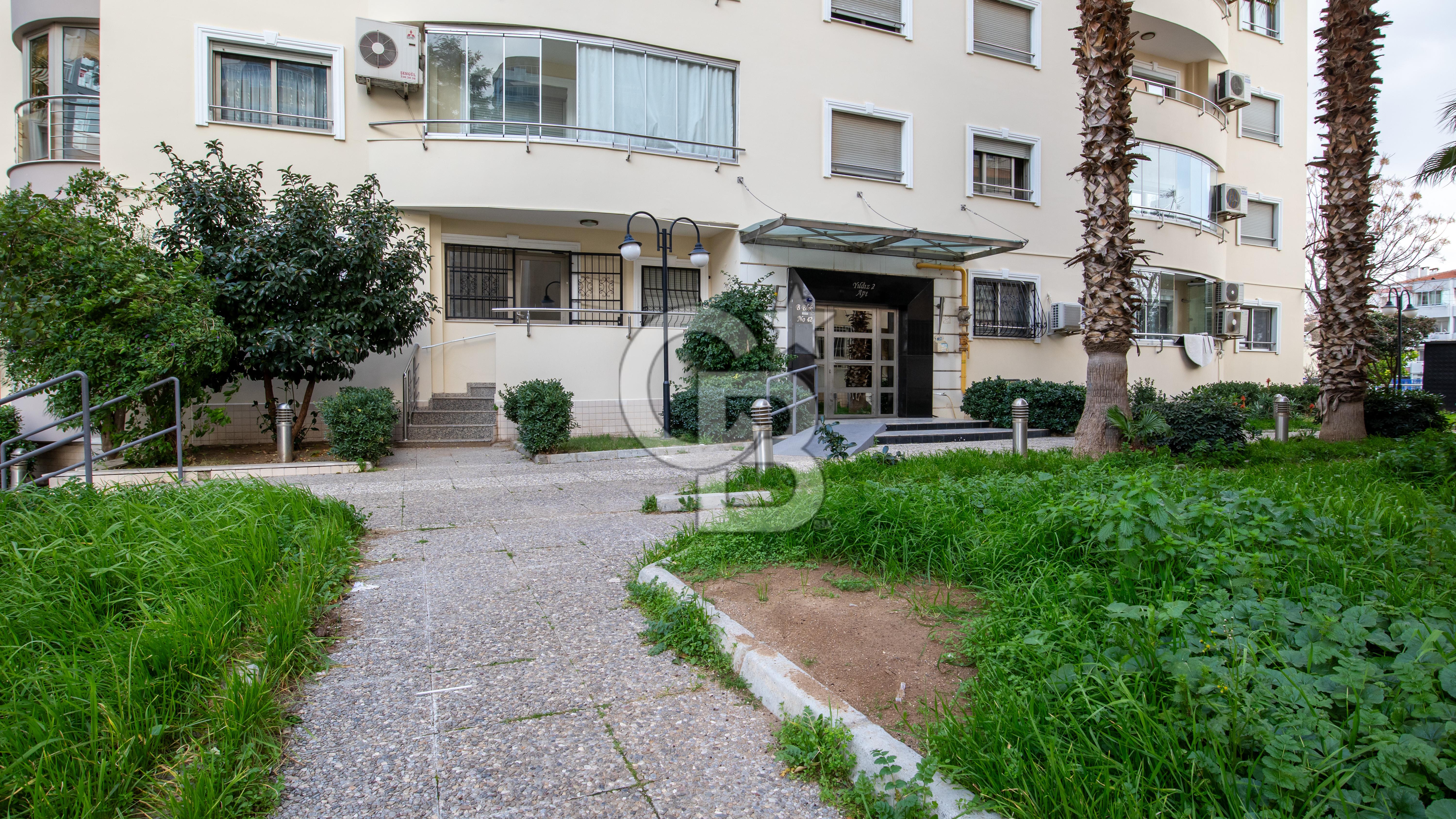 Yeni Girne'de İçi Yapılı, Site İçerisinde, 3+1 Geniş Ferah Daire