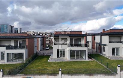 Bağlıca’ da Güvenlikli Site İçerisinde Sıfır 6+1 Villa 🏡✨