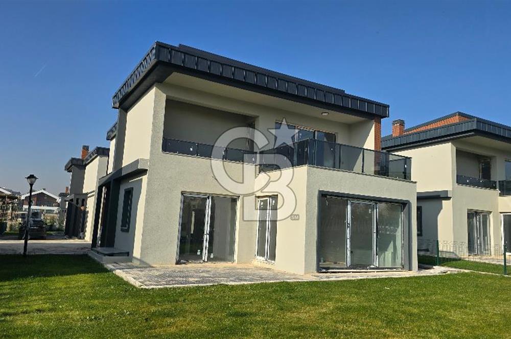 Bağlıca’ da Güvenlikli Site İçerisinde Sıfır 6+1 Villa 🏡✨