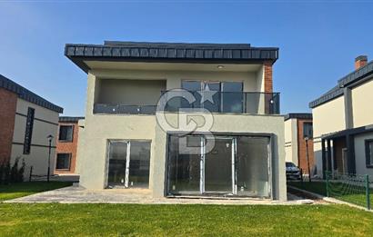 Bağlıca’ da Güvenlikli Site İçerisinde Sıfır 6+1 Villa 🏡✨