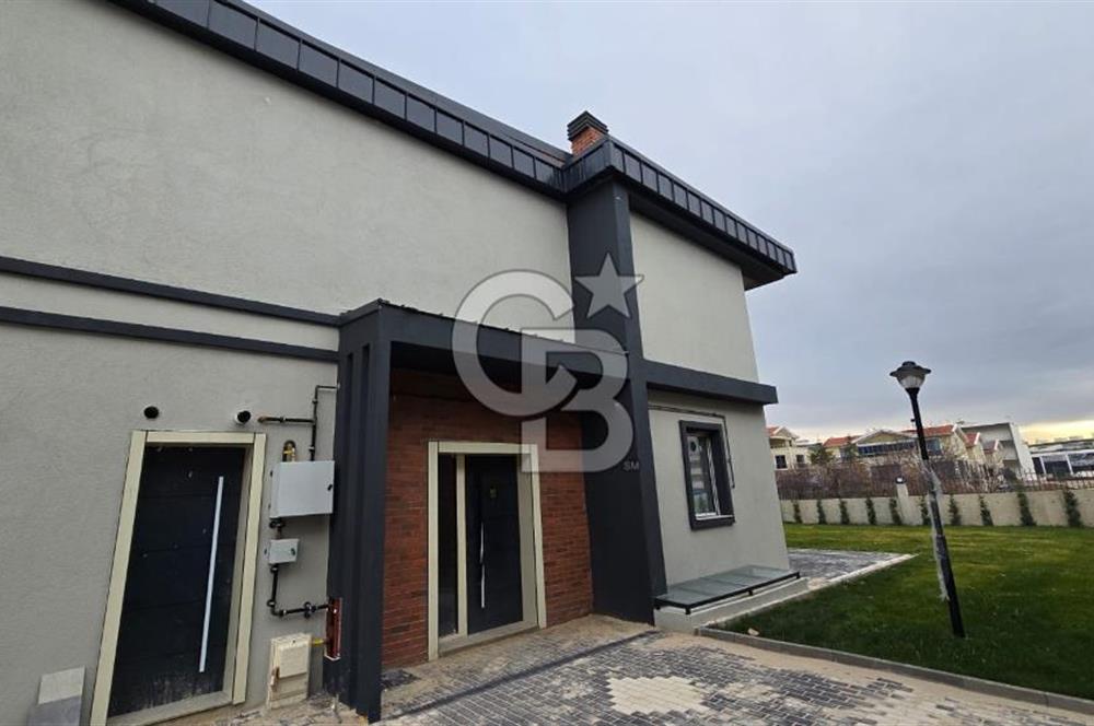 Bağlıca’ da Güvenlikli Site İçerisinde Sıfır 6+1 Villa 🏡✨