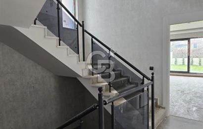 Bağlıca’ da Güvenlikli Site İçerisinde Sıfır 6+1 Villa 🏡✨