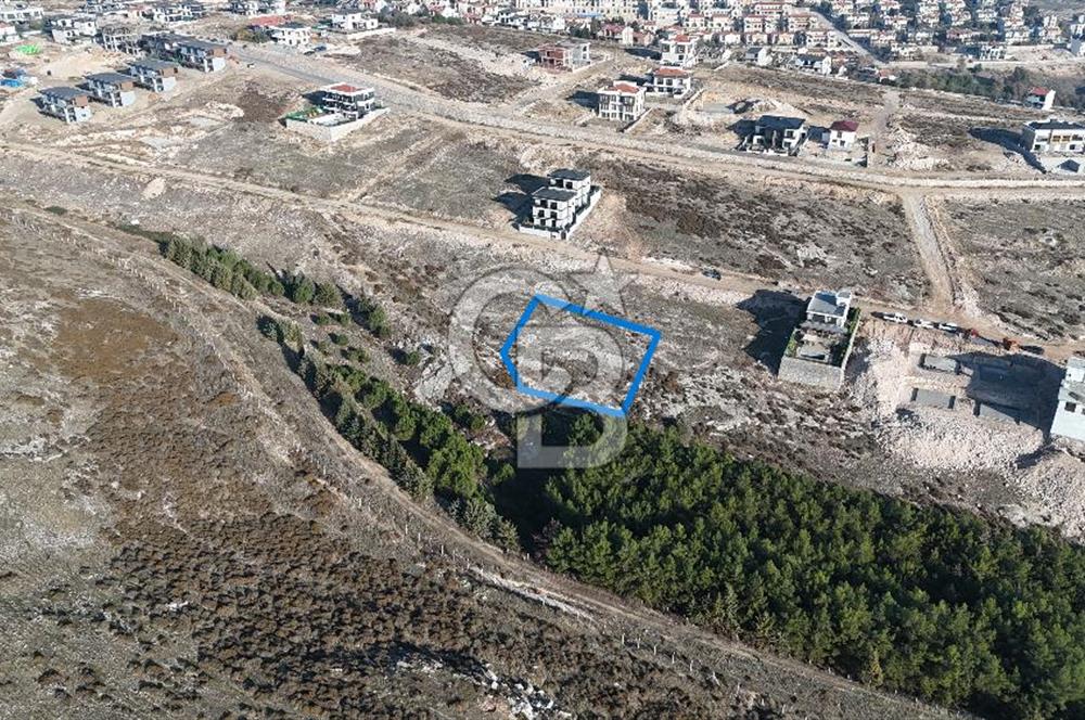 Menemen Seyrek Villakent'te 796 m2 Satılık Arsa
