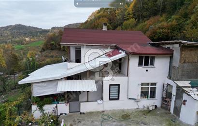 GÖLCÜK SELİMİYE MAHALLESİNDE DENİZ VE DOĞA MANZARALI ÇİFTLİK EVİ.