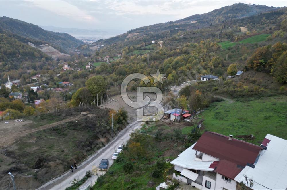 GÖLCÜK SELİMİYE MAHALLESİNDE DENİZ VE DOĞA MANZARALI ÇİFTLİK EVİ.