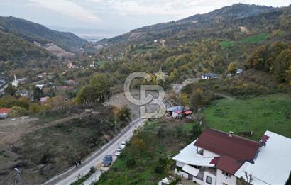 GÖLCÜK SELİMİYE MAHALLESİNDE DENİZ VE DOĞA MANZARALI ÇİFTLİK EVİ.