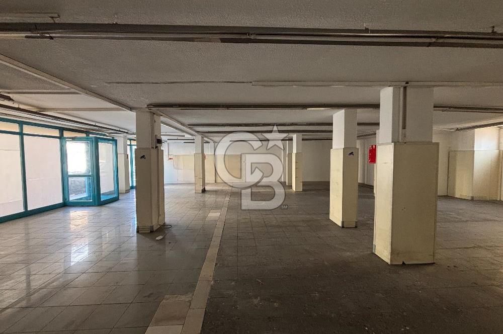 Gıda Çarşısı Yakını Asansörlü  Cadde Üzeri 2 Katlı Dükkan